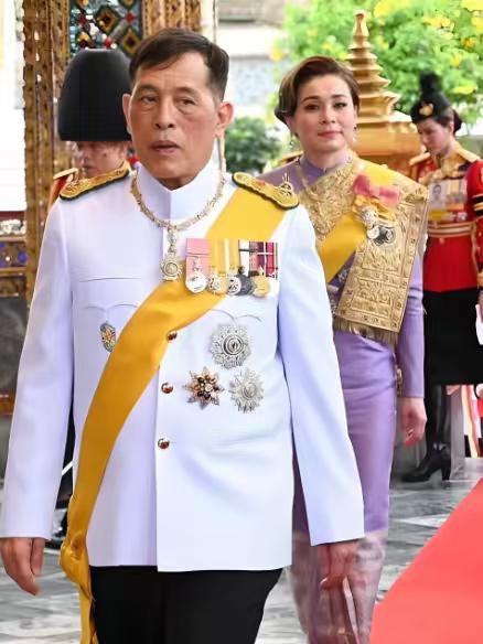 泰国跟柬埔寨又打起来了，这次我们没出声，也没调停。我没记错的话，前段时间泰国国王