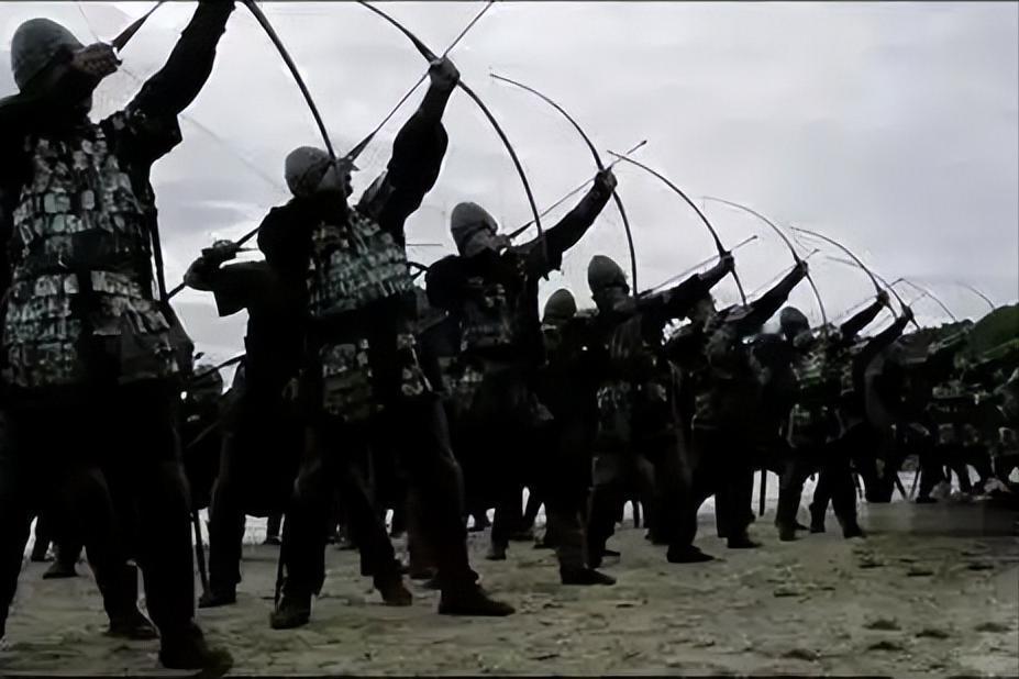 在现代机械加工技术出现前，古人如何制作弓弩等远射兵器？在现代机械加工技术出现前