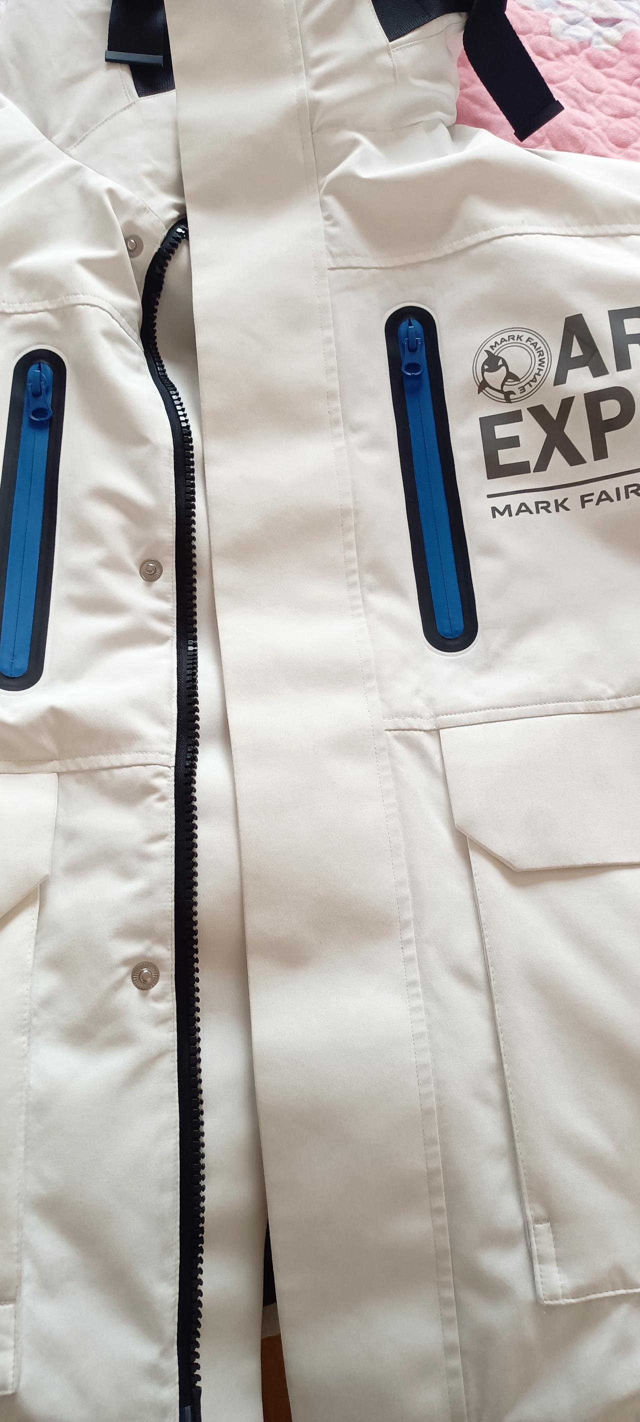 我开过洗衣店，告诉大家正确清洗羽绒服的办法。今天来女儿家带孩子，女婿的白色羽绒