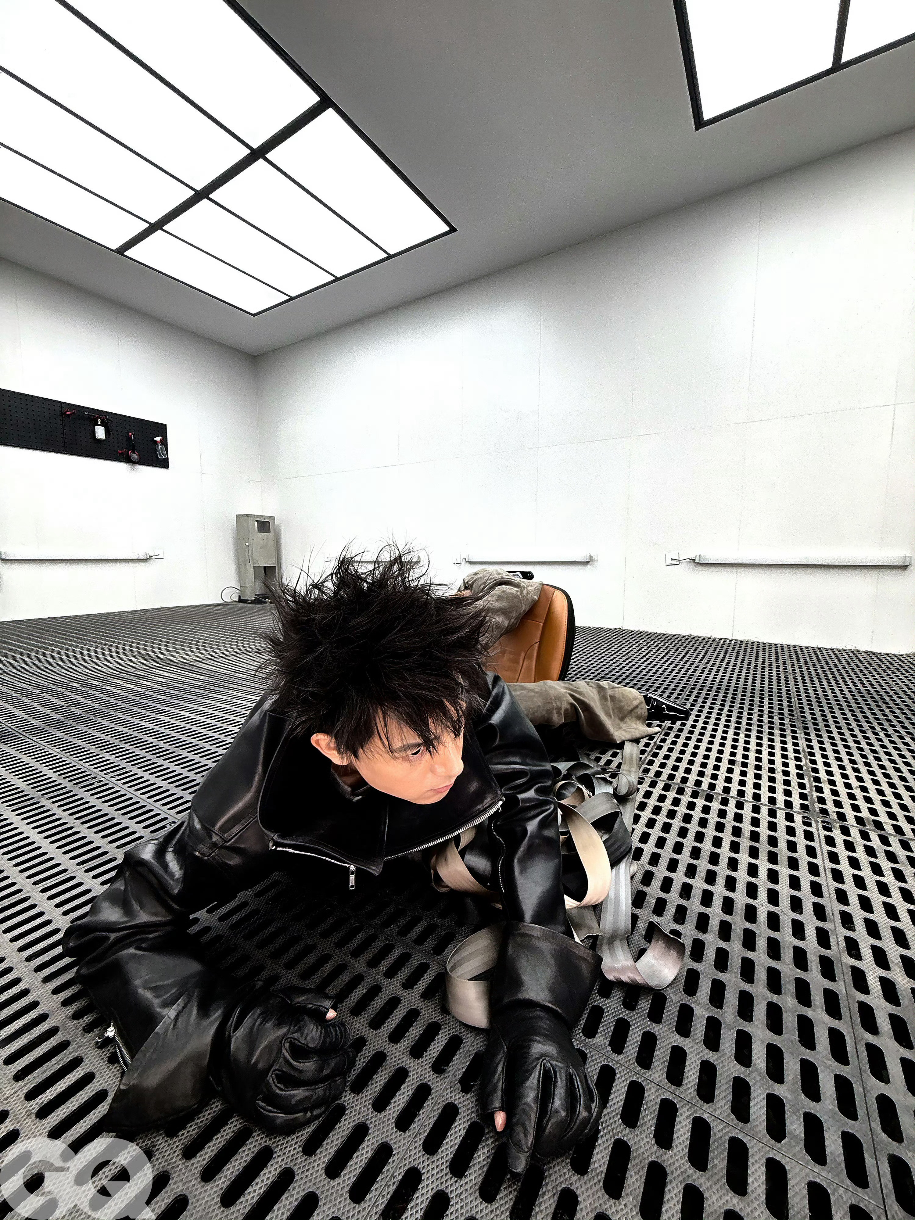 李现xGQ精英三月刊，迎来李现登封，身穿RickOwens出镜，演