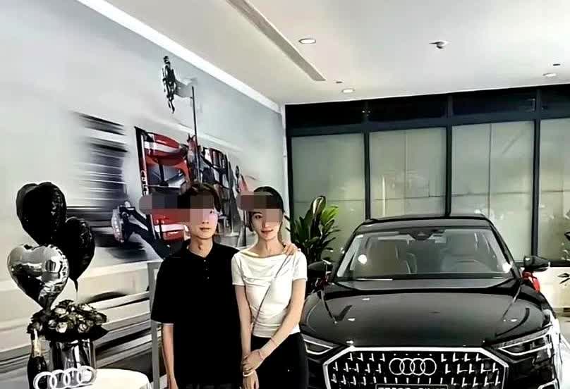 现在这经济情况，能不买车就不买车，新车真的不能买，不管是油车还是电车，买了就赔钱