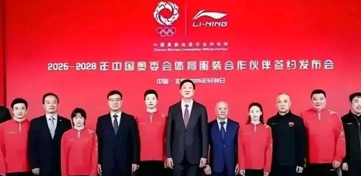 婵宝自己都没感觉什么C位不C位的，这样的商业广告她压根就不在乎站什么位，她的心胸