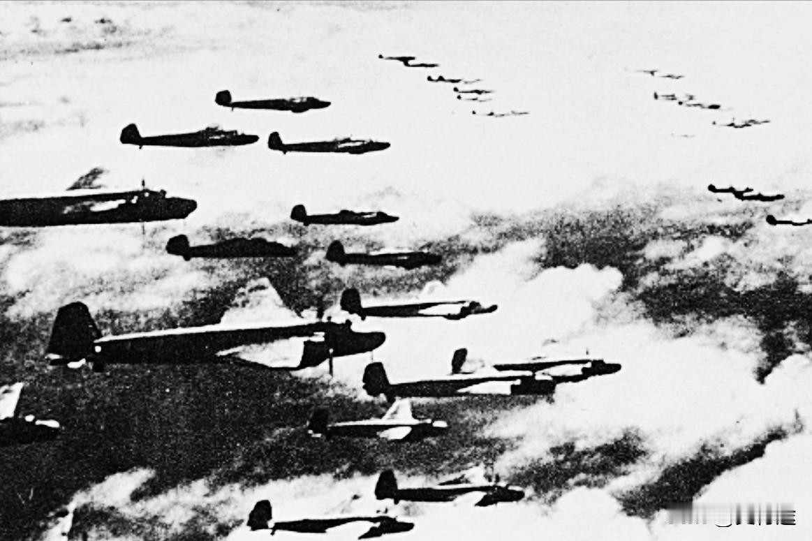 1940年7月的一天，日本空军接到轰炸四川成都的命令，情报部门也送来密报：‘成都
