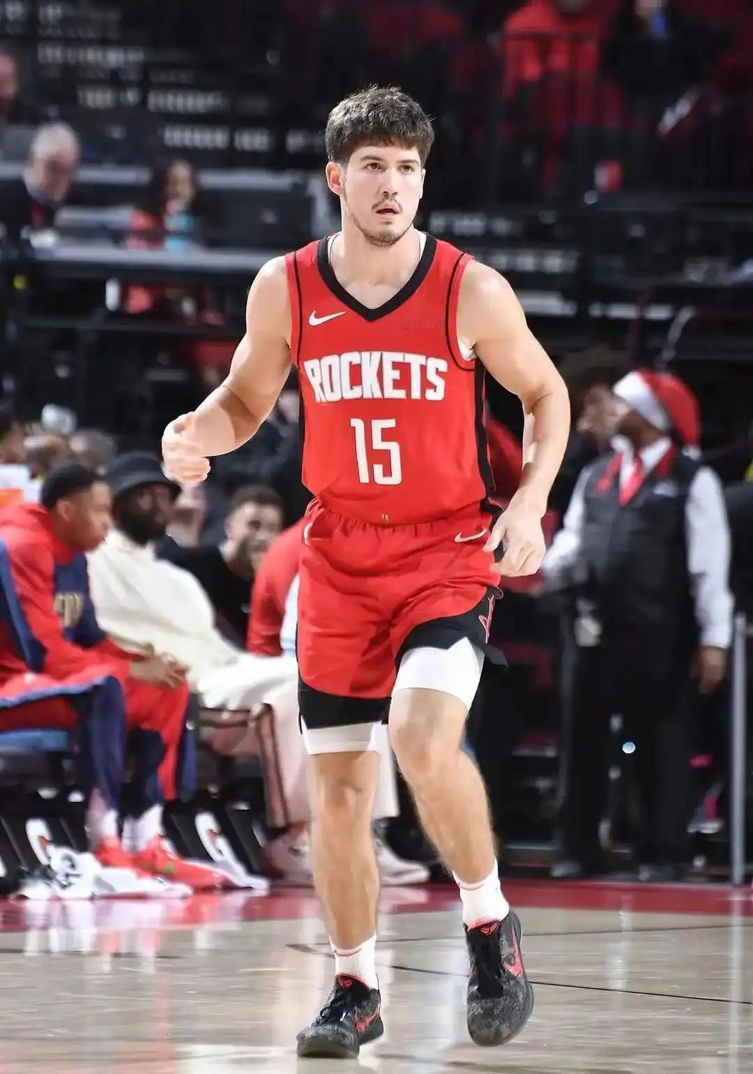 谢泼德只要打出来上限是火箭最高的火箭战胜太阳，战绩来到西部第二，谢泼德替补上