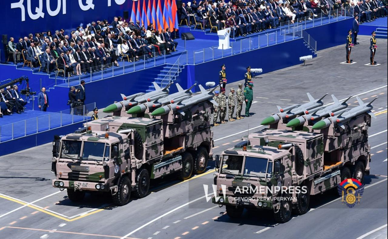 “咋想的？阿联酋没有采购中国红旗-9防空导弹，采购印度阿卡什防空导弹！”2026