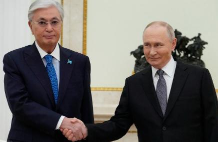 该来的还是来了，哈萨克斯坦因为吃里扒外被俄罗斯媒体点名警告，哈萨克斯坦现在正在破