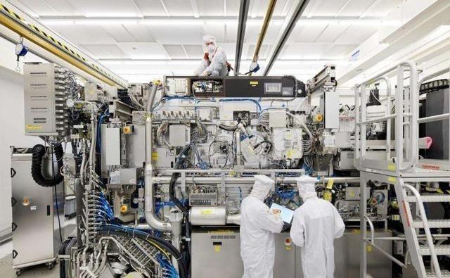 光刻机巨头开始慌了，中国造不成光刻机，但是要造一个光刻工厂！如果说过去几年全球半