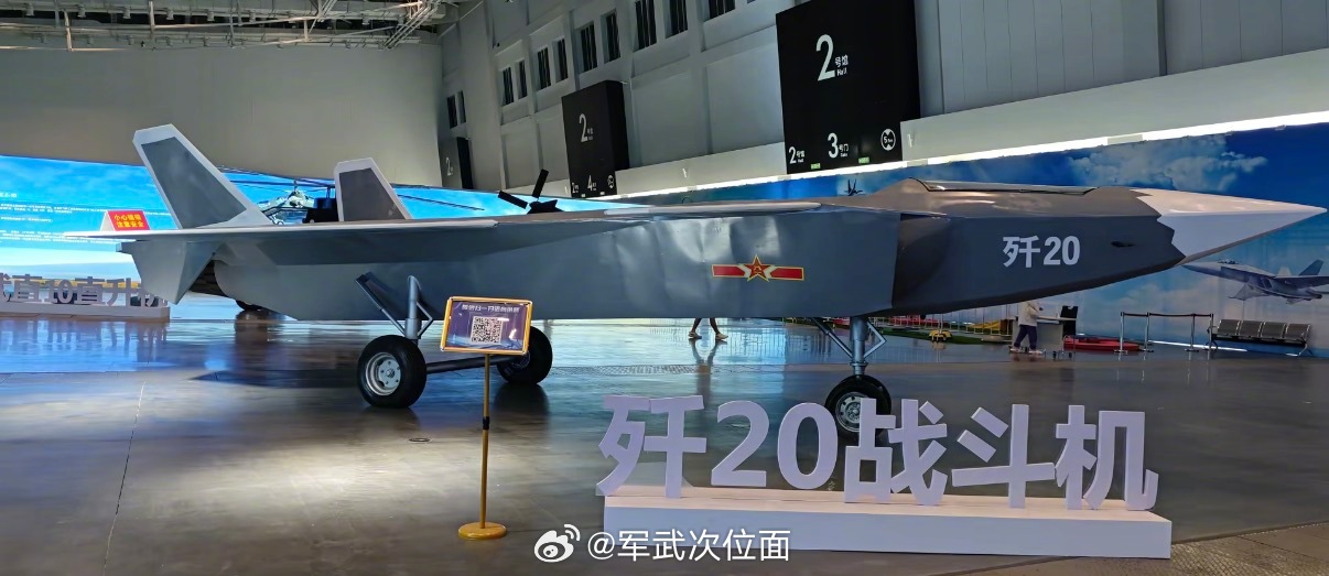 这…这都是些神马玩意？难道是“风靡全国”的什么航空航天展？长春航展、珠海航展不香