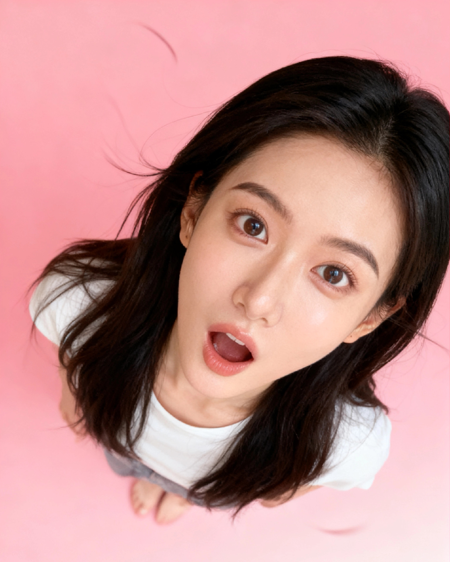 别自欺欺人了！两性关系的底层逻辑，从来都不是“真心换真心”。女人...