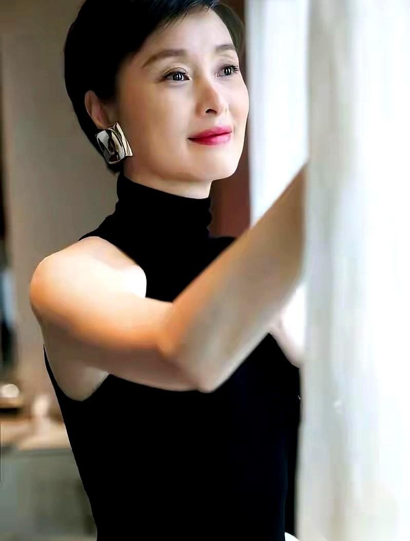 吴越，上海大别墅，一线女演员。她说，一天里只要没什么大事发生，她就觉得幸福得不