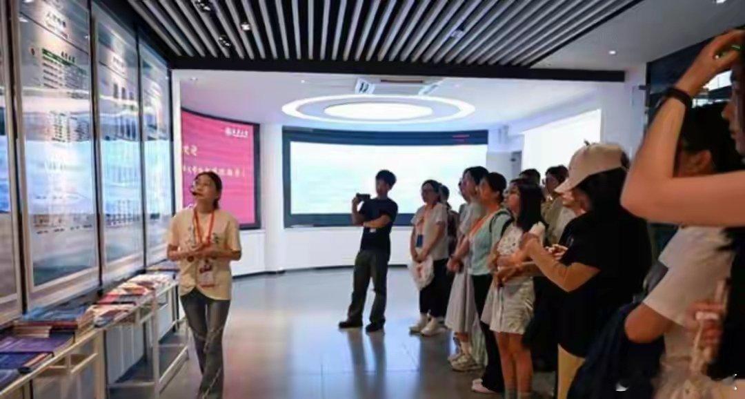 东华大学长期面向印度招收留学生引热议，这些留学生深入长三角产业实习，看重国内高薪