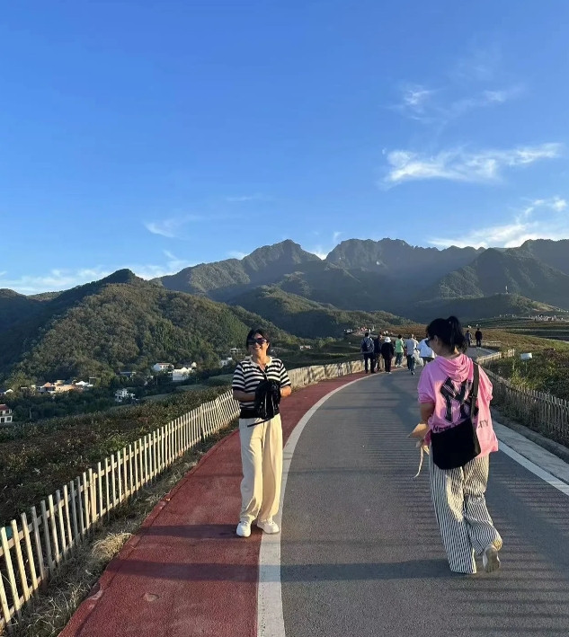 男人二婚为啥不选择，带儿子的离婚女，有人说，男孩长大结婚要一大笔钱，其实，这只是