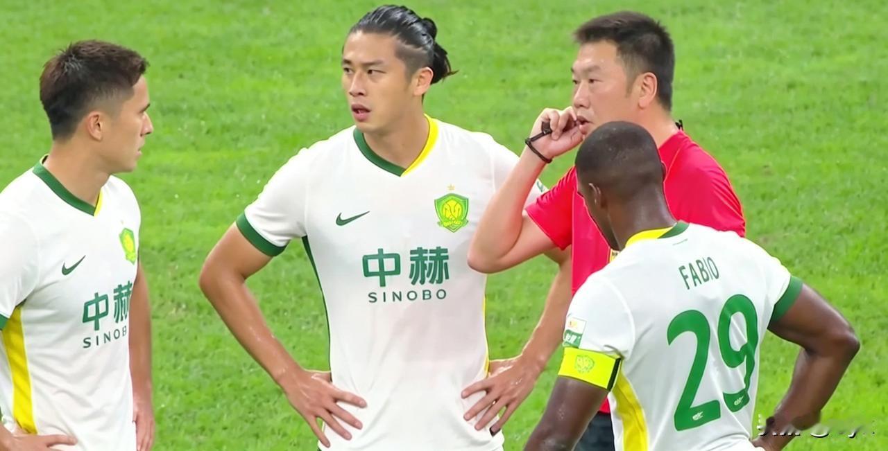 大连英博三粒进球均因越位被吹！国安客场1‑1逼平对手，豪取13轮不败！中超