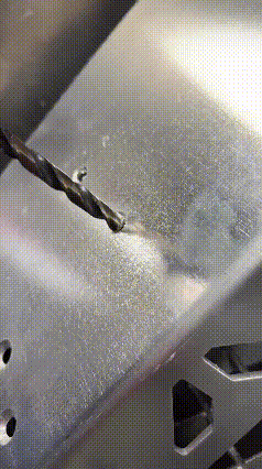 电钻：这辈子没想到，我也能当上监工工人师傅干活主打一个“善待工具”，自己埋