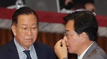 国民力量党内部人事争斗激烈国民力量党最近内部矛盾爆发，领