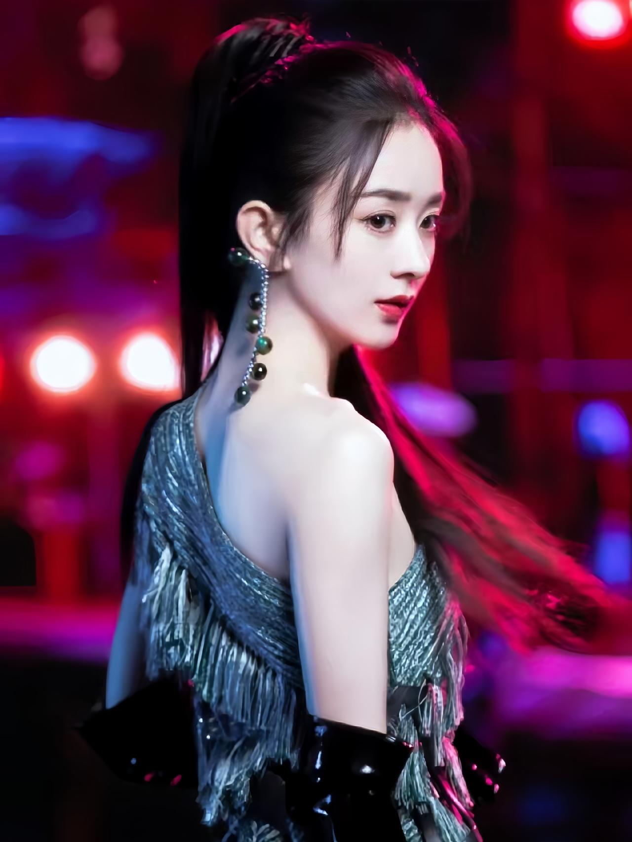 赵丽颖美照分享真美！[比心][比心][比心]赵丽颖美了美了！[赞][赞][赞]赵