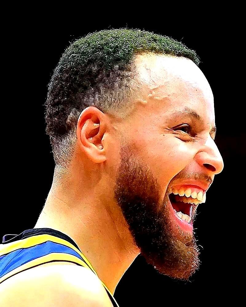 73胜后15胜，真惨那年勇士开局24连胜，最后73胜9负，库里402个三