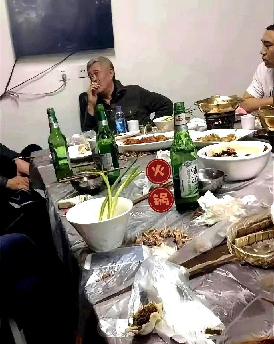 68岁的赵本山，一顿饭撕开了多少有钱人的遮羞布。没有茅台，没有燕窝。