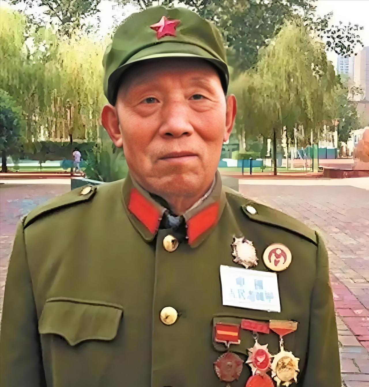 1953年，河南招待所的工作人员在报纸上发现一则寻人启事，上面的名字竟然和一名清