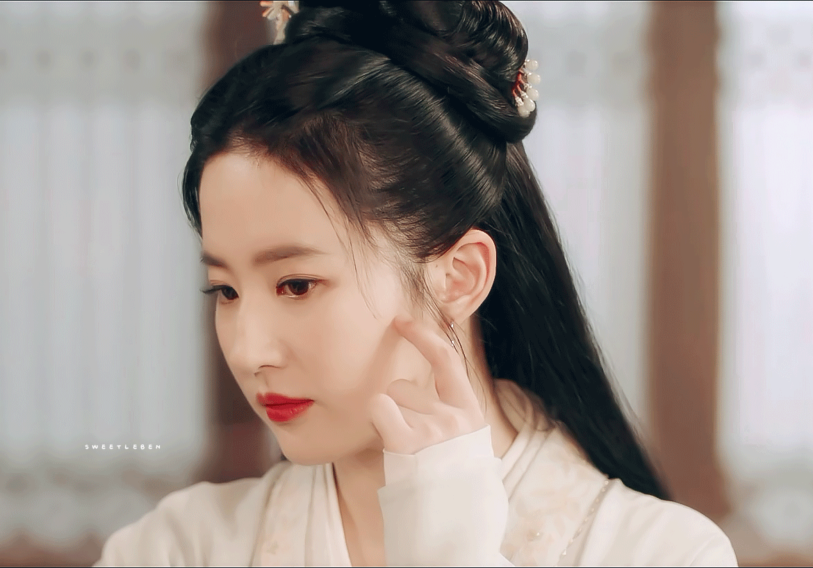 刘亦菲8秒换胎伟大，又帅气又美丽，喜欢刘亦菲与众不同，明星中的明星