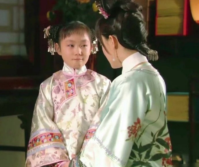 现在才知道《甄嬛传》里演小玉娆的，居然是孙俪同父异母的妹妹​​​