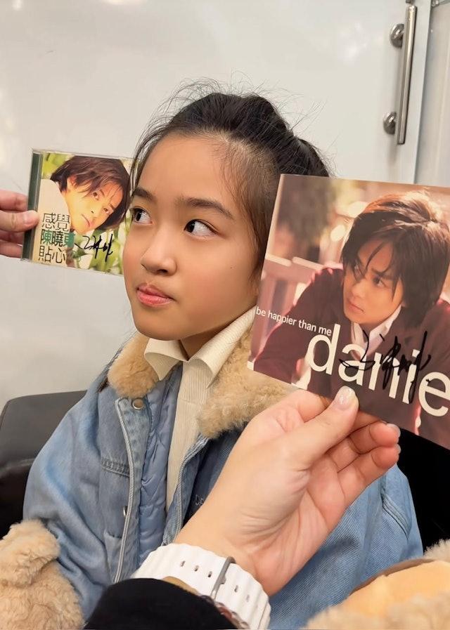 凭借俊朗外形斩获“冻龄男神”称号的陈晓东，自2014年与台湾护士王妤娴组建家庭后