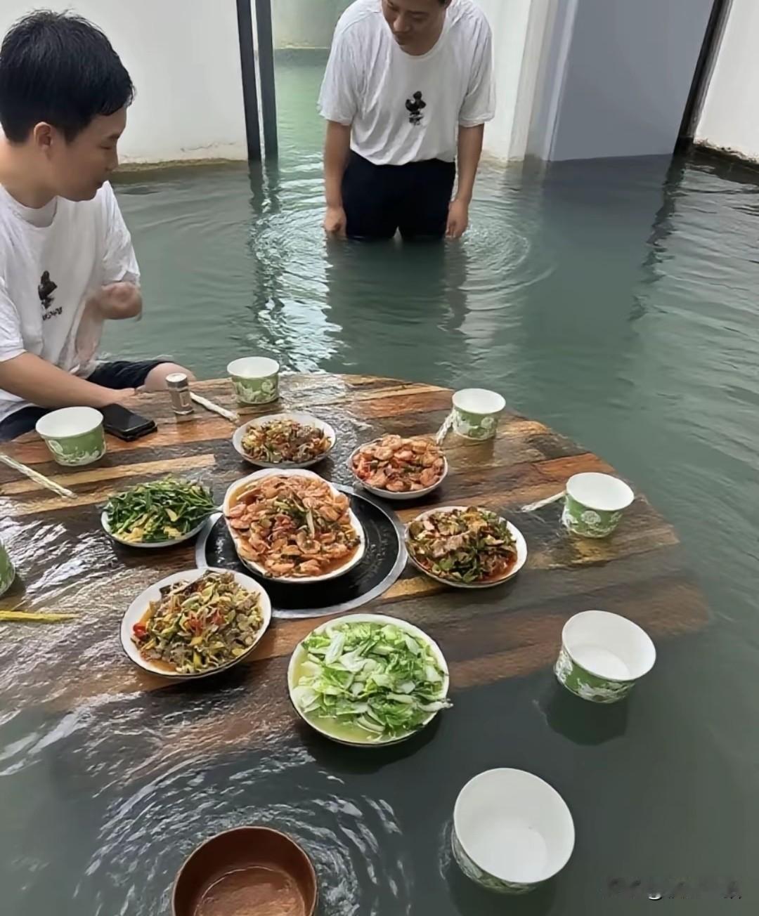 广西洪水从开始到现在已经是6天时间了，人员都已经安定下来了，广西人的精神，只要人