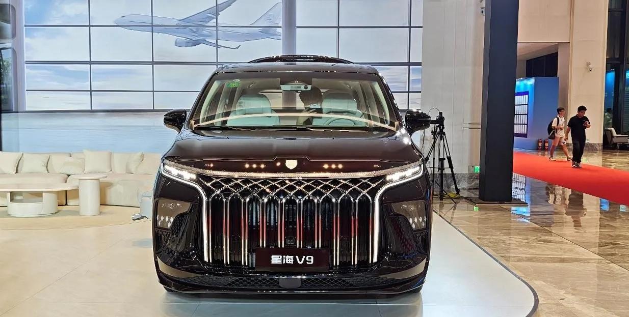 东风风行星海V9来“掀桌”了！车长超5米2，轴距超3米，纯电续航轻松应对日常