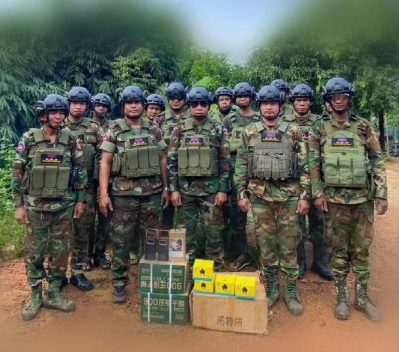 柬埔寨军队晒中国军品，泰方要求中国给说法，中方把话挑明了近日，有柬军在社媒发