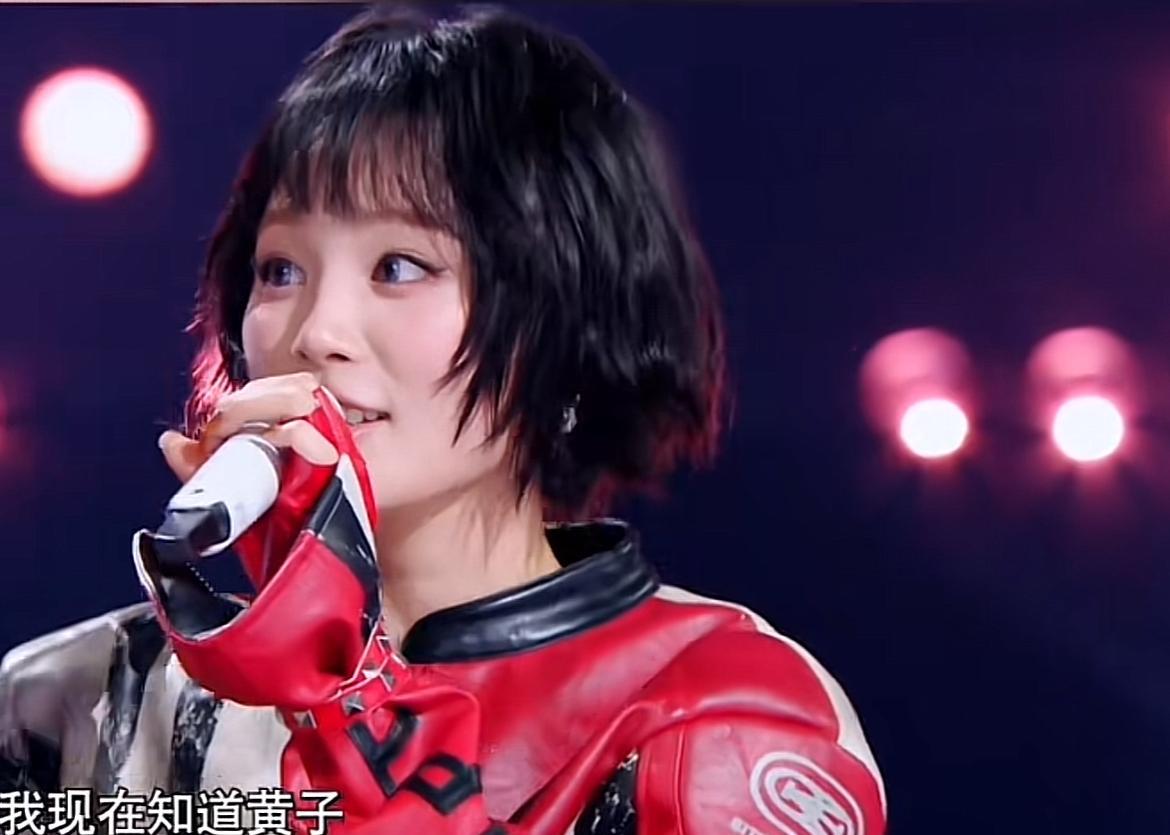 姚晓棠和黄子弘凡在《歌手2025》里面合作，两人合作完后，姚晓棠唱了里面rap的