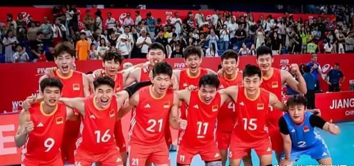 在2025年U21男排世锦赛1/8决赛中，中国男排以3-2（17-25/25-2