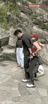 男子：以后再也不带你们爬山了[呲牙笑]