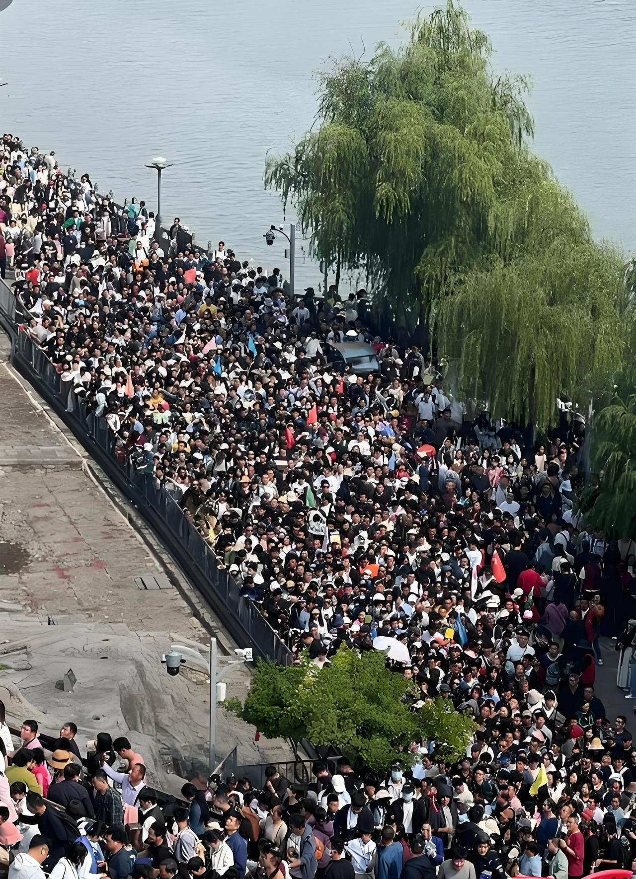 为什么现在的年轻人不觉得断子绝孙很可怕我们可以从以下几个方面来理解年轻人的生存