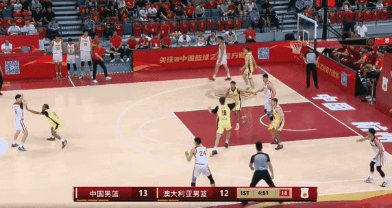 目前男篮有一个郭士强解决不了的难题，这个难题全靠一人解决。上一场男篮赢了澳大利