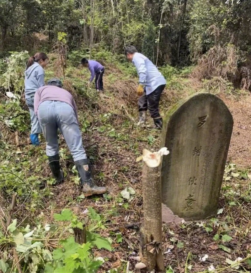 #湖南小伙在荒山发现广东籍烈士墓#【郴州小伙帮广东籍烈士扫墓寻亲！祖籍地官方拟前