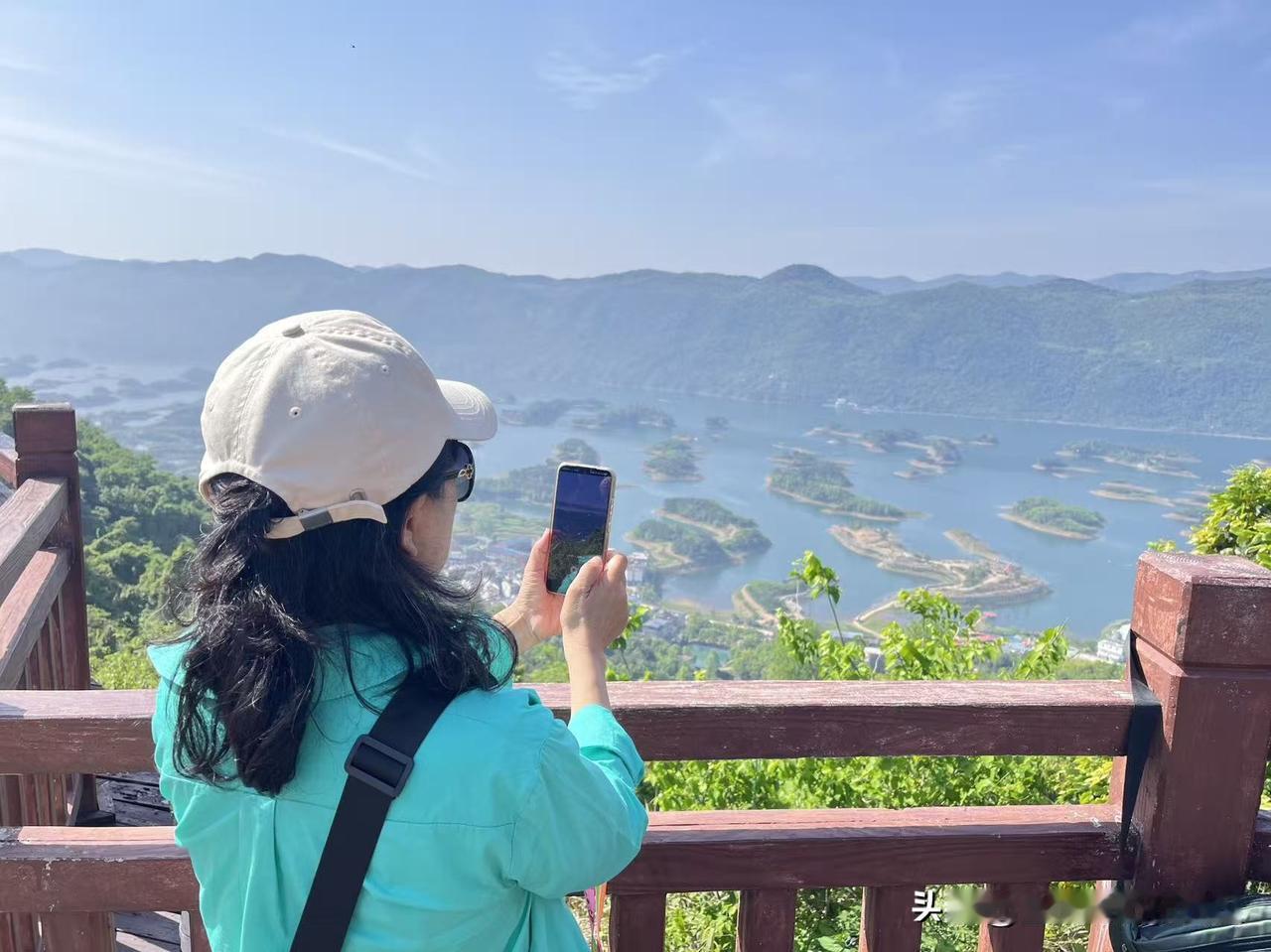 看看我家不学习不操心的男人？前天上午，我家队友把手机递给我说，快把钱转走！