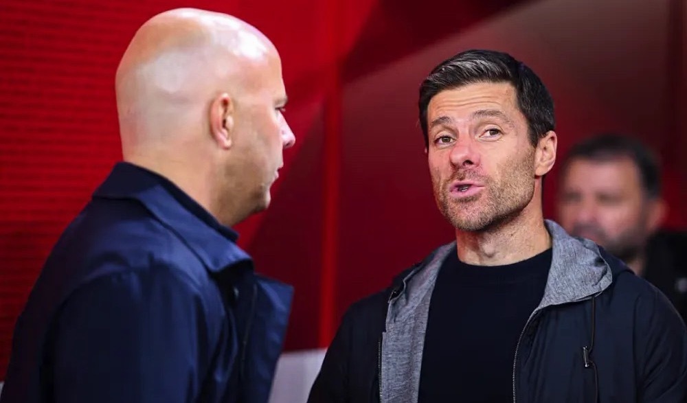 利物浦名宿约翰·巴恩斯建议利物浦不要考虑让阿隆索执教，他认为斯洛特仍然是主帅的最