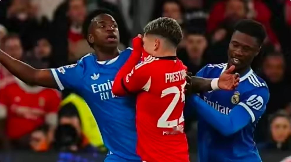 葡媒：普雷斯蒂安尼向本菲卡全队道歉，并坚决否认种族歧视在欧冠淘汰赛附加赛次回合之