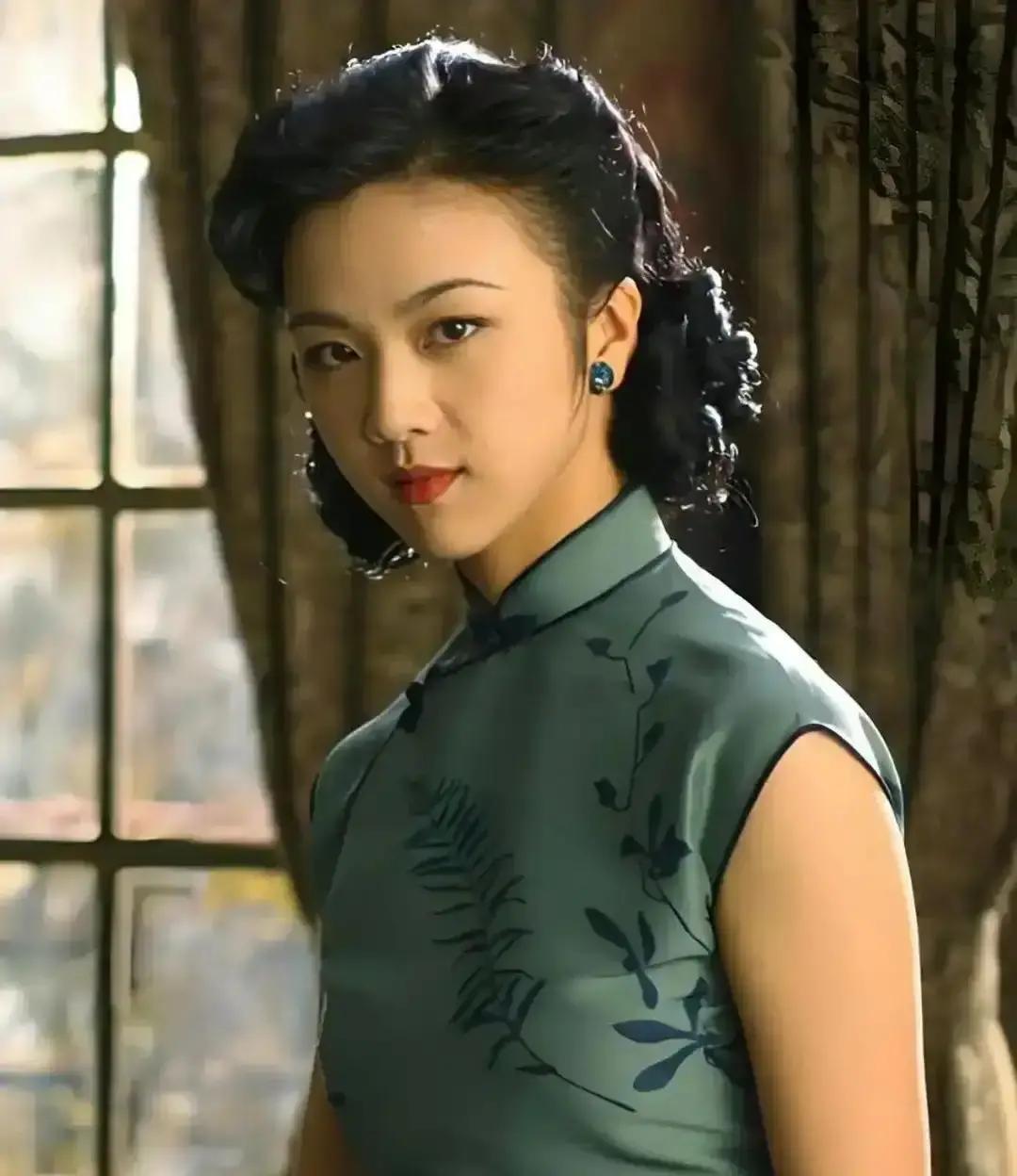 汤唯拍那场戏后，整整半年走不出角色不是演技，是神经被李安“锁死”。斯坦福最