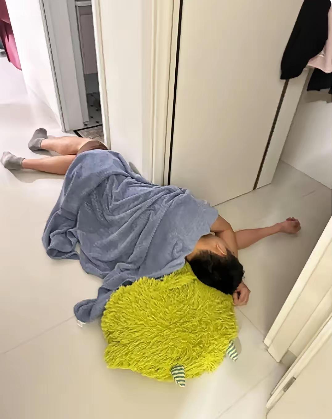 一女子长期遭家暴，丈夫一喝酒就动手，她哭着去找老中医。老中医没开药，没针灸，只轻