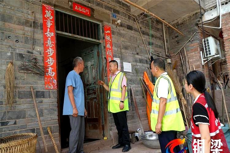 离军部最近的不是炮，是步兵。当13军调四川时，这安排让人一愣。军直炮团摆在铜