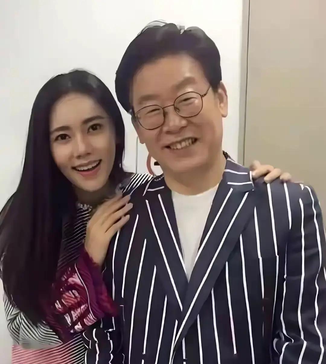 秋瓷炫中文全开麦，韩国人看傻了路透里她背歌词到凌晨三点，发音比好多练习生还