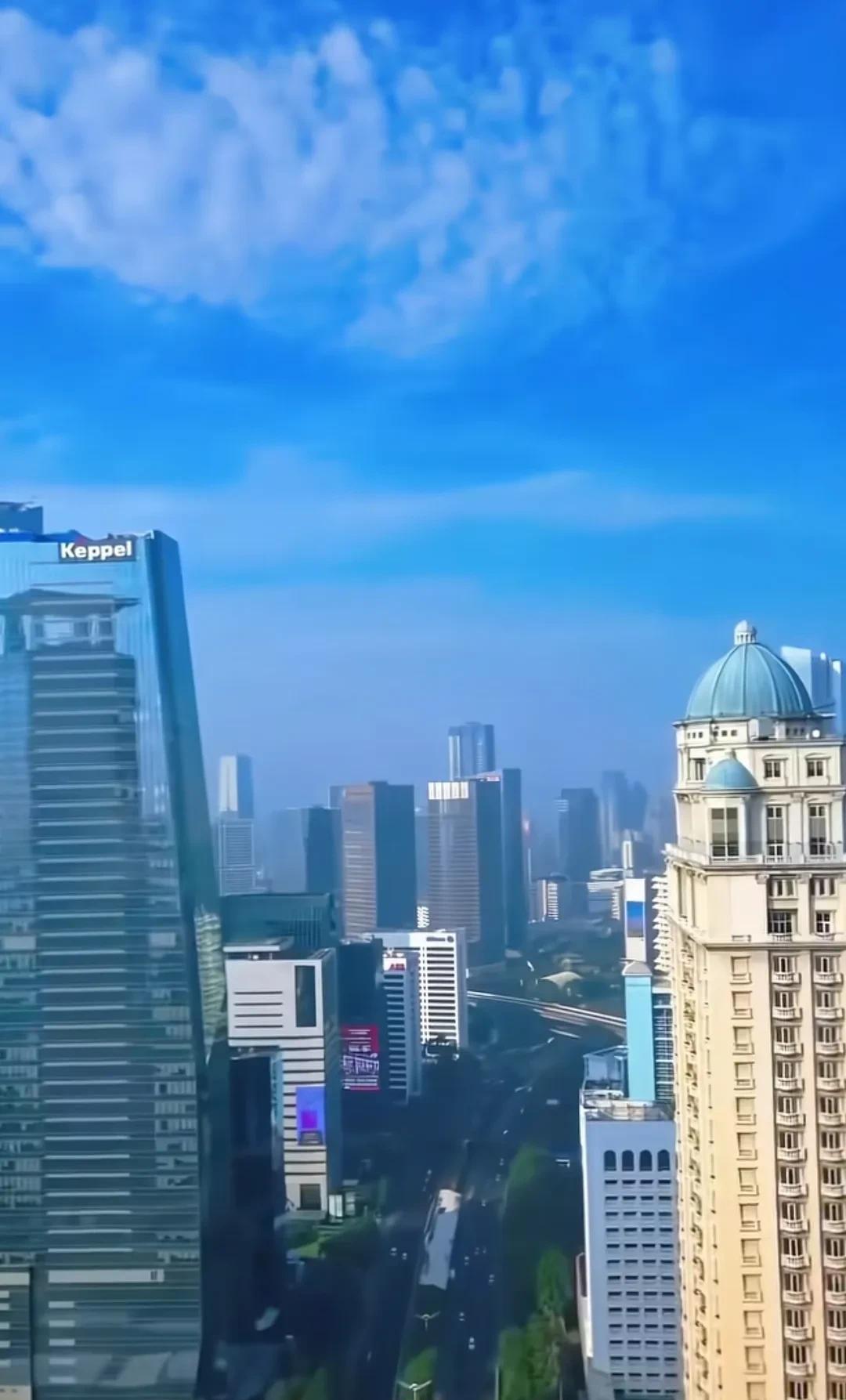 发展中国家印尼首都雅加达的城市风光和夜景感觉比中国一线城市的深圳和上海还要漂亮，