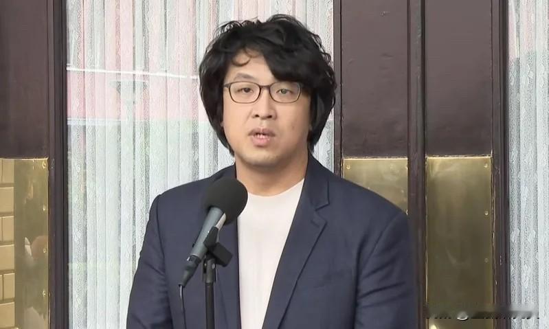 赖清德今（17日）宣布，明年普发现金每人1万元。国民党王鸿薇表示，去年沈伯洋曾将