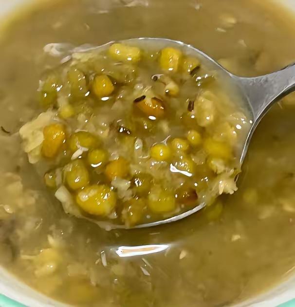 煮绿豆的正确技巧分享以前煮绿豆，总觉得要泡要冻，结果不是发红就是煮不烂。上