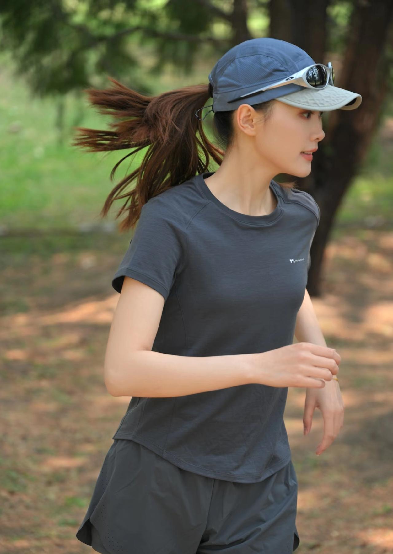 跑步16年的我，明白跑步真是对抗岁月最有力的武器谁都无法阻挡时间的脚步，皱