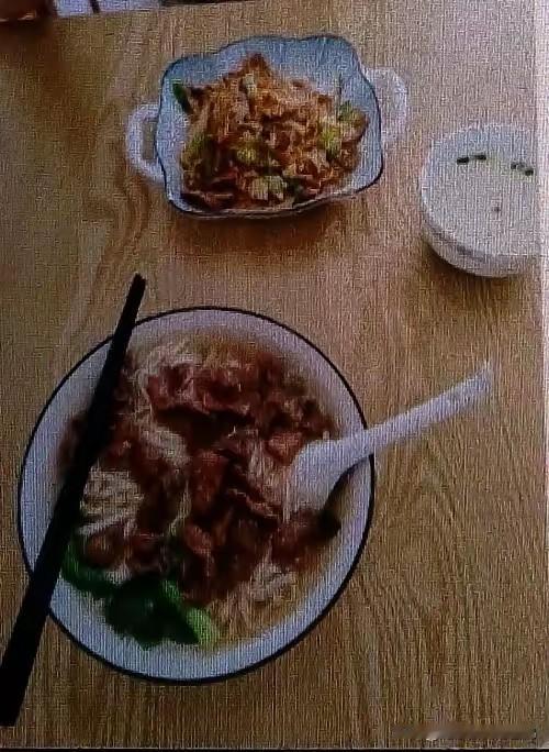 可我看着他心里不是滋味。今天老公发了7000块工资，他却一点高兴不起来。四十多