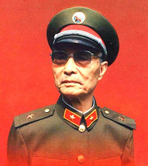 开国上将张爱萍晚年被选为中顾委常委，可是每次中顾委开会，他都照例请假，不去开会。