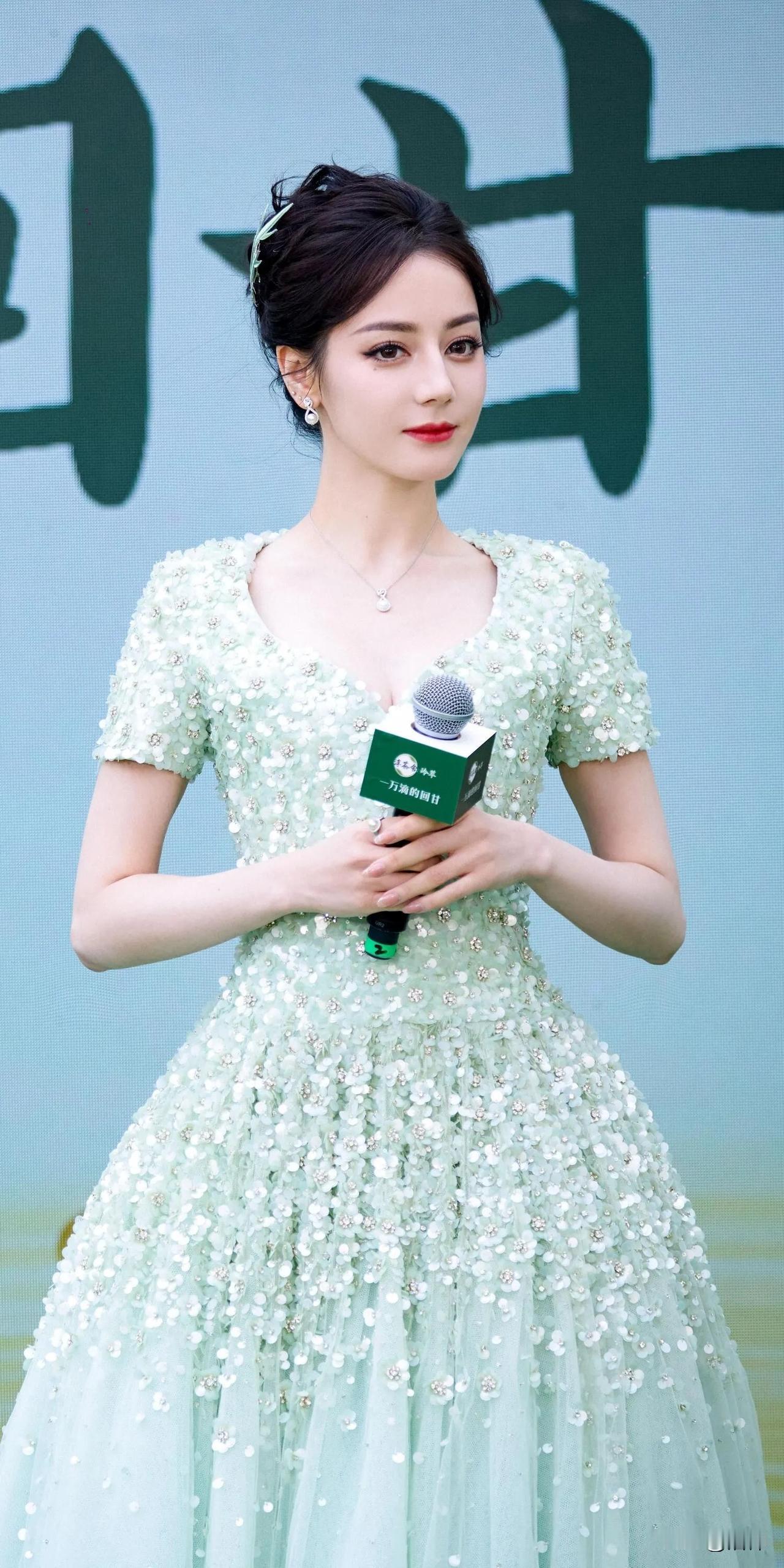 迪丽热巴迪丽热巴迪丽热巴写真迪丽热巴写真照热巴迪丽热巴迪丽热巴壁纸图