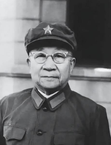 1950年，中央决定把广西省会设在南宁，省委书记张云逸却抱怨："去北京开会，得绕